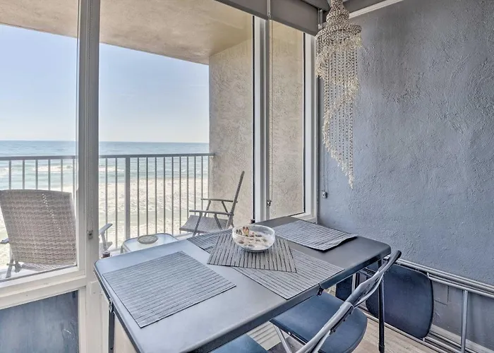 Bright Daytona Beach Condo With Community Pool!